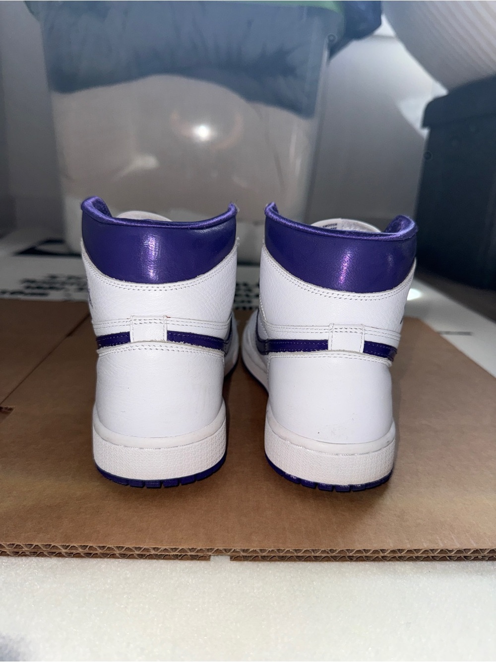 Women’s Jordan 1 Retro High “Court Purple” - Picture 4 of 6